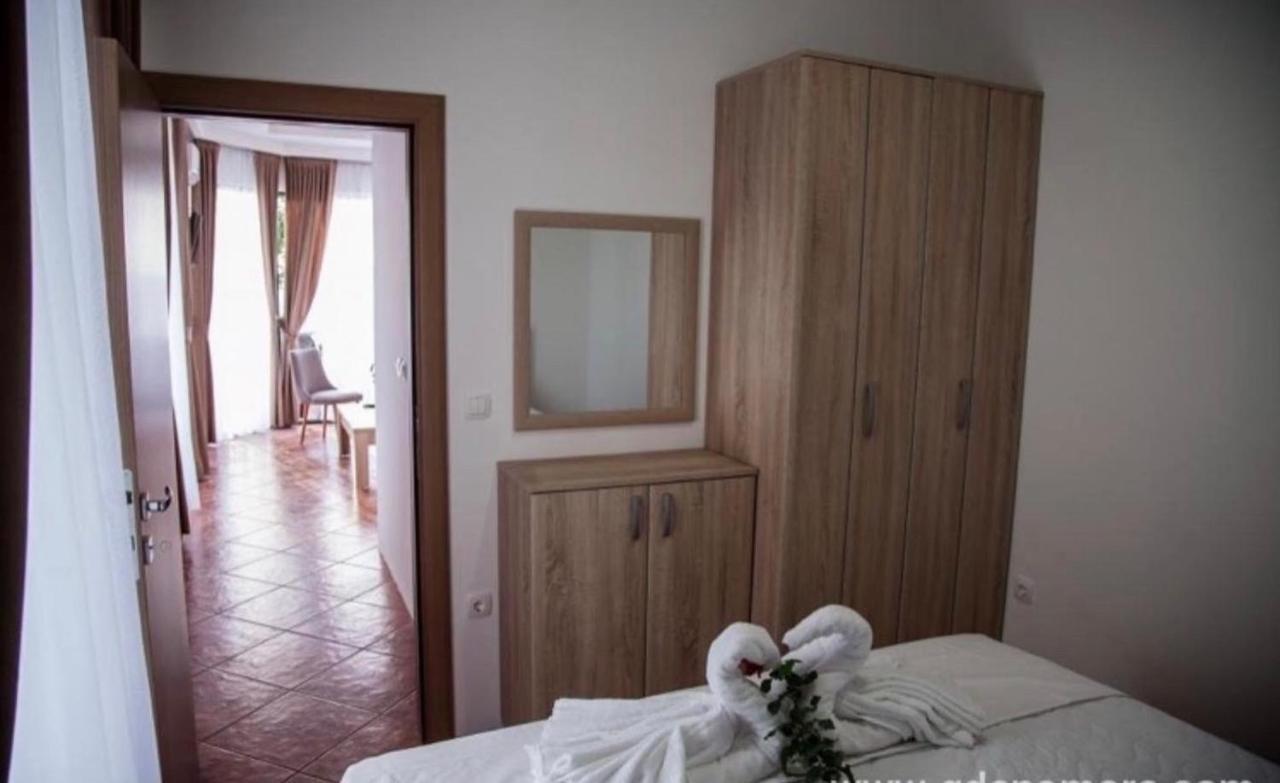 דוברה וודה Delux Apartmani מראה חיצוני תמונה