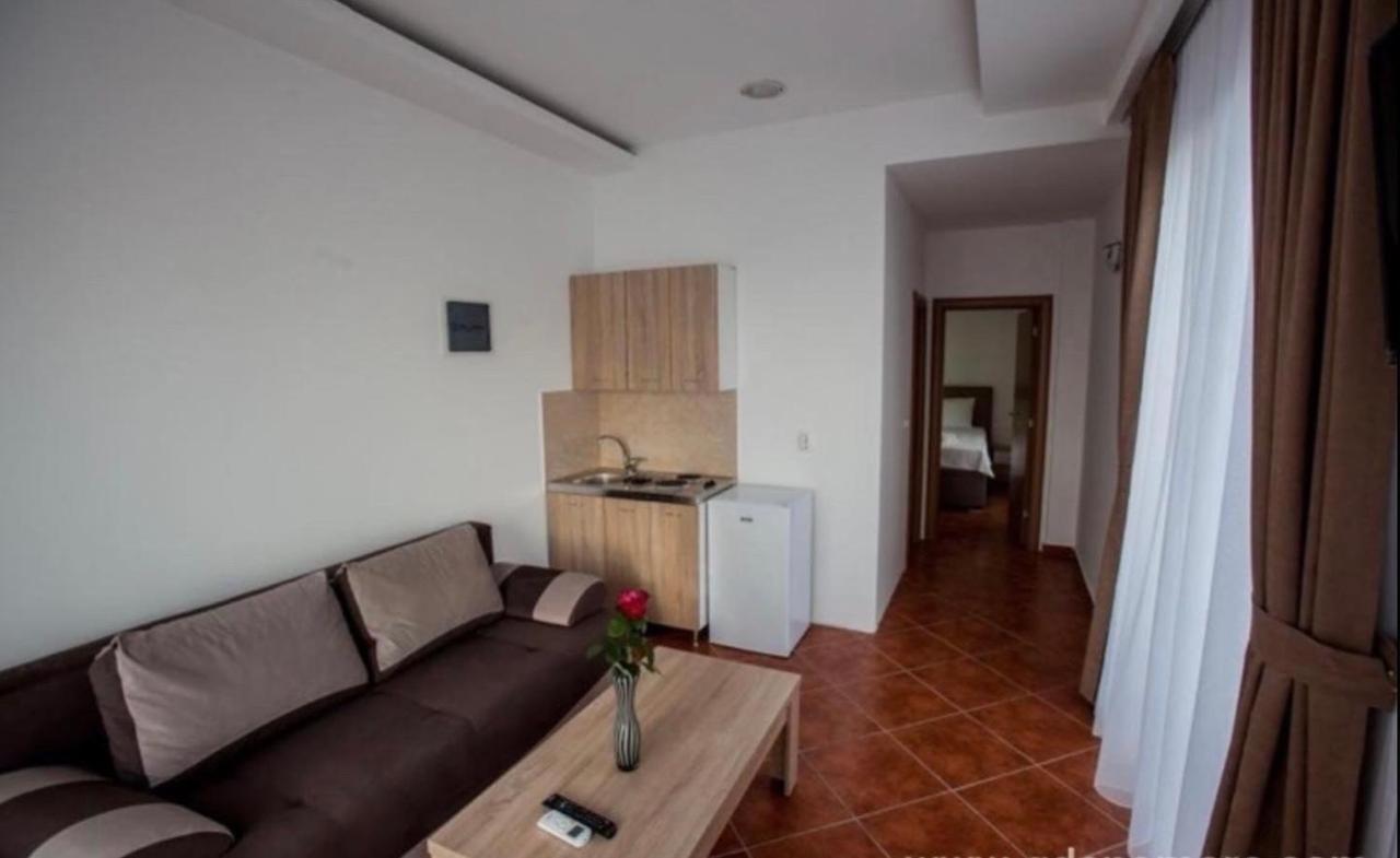 דוברה וודה Delux Apartmani מראה חיצוני תמונה